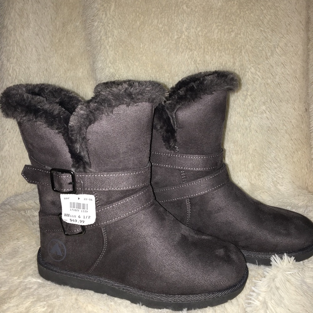 Airwalk Boots size 6 1/2 gray